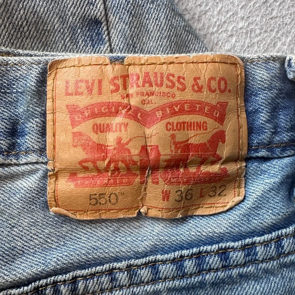 Levi's 550 Jeans Mens 36x32 (34x30) Blue‎ Relaxed Fit Tapered Light Wash Denim